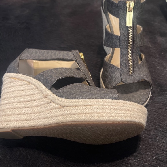 Michael Kors Wedges - Picture 2 of 3